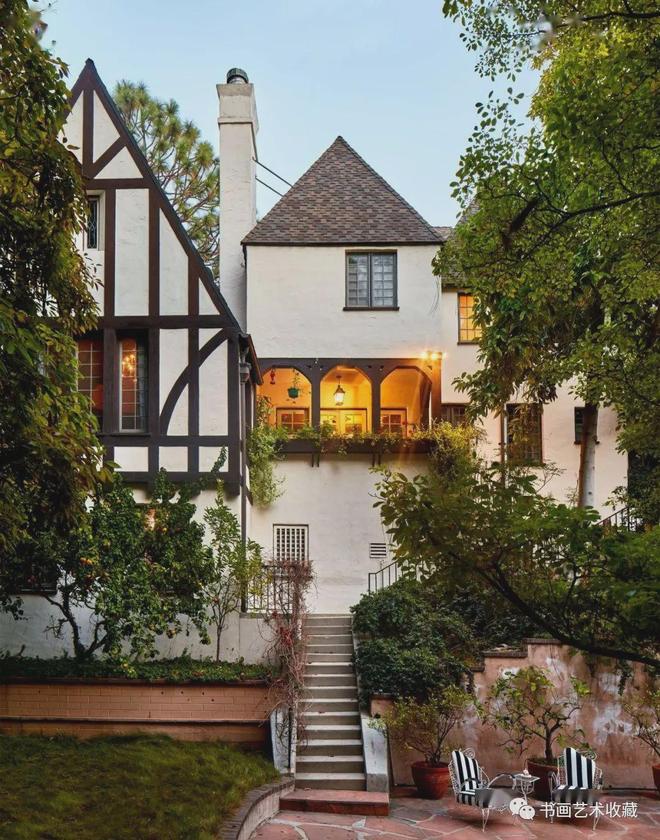 脱衣舞娘：身家14亿的她简直太美了！九游会j9入口登录新版世界上最知名的(图4)