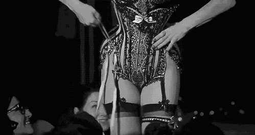 脱衣舞娘:身家14亿的她简直太美了!九游会j9入口登录新版世界上最知名的(图20) 脱衣舞娘:身家14亿的她简直太美了!九游会j9入口登录新版世界上最知名的(图20)