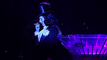 脱衣舞娘：身家14亿的她简直太美了！九游会j9入口登录新版世界上最知名的(图29)