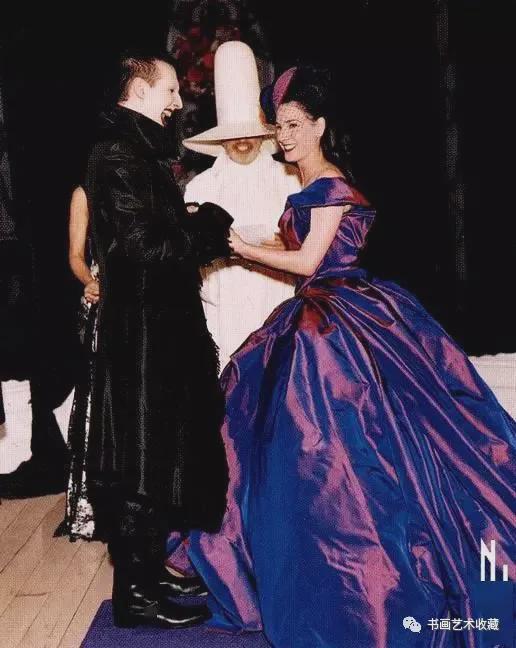 脱衣舞娘：身家14亿的她简直太美了！九游会j9入口登录新版世界上最知名的(图31)