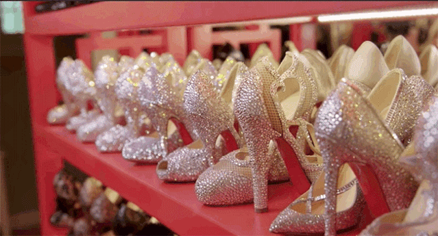 脱衣舞娘：身家14亿的她简直太美了！九游会j9入口登录新版世界上最知名的(图41)